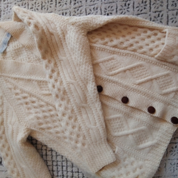 Vintage Joseph F. Heron 100% Irish Wool Handknit Sweater. - Picture 4 of 11